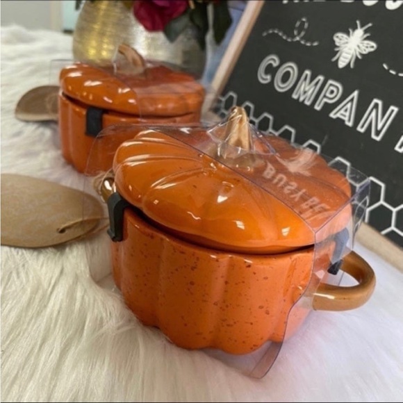 10 Strawberry Street Pumpkin Casserole Mini Cocottes/Ramekins Set of 2 - Picture 4 of 6